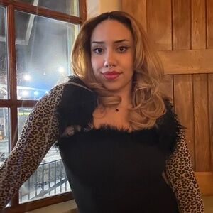 Meet your Posher, Ileana